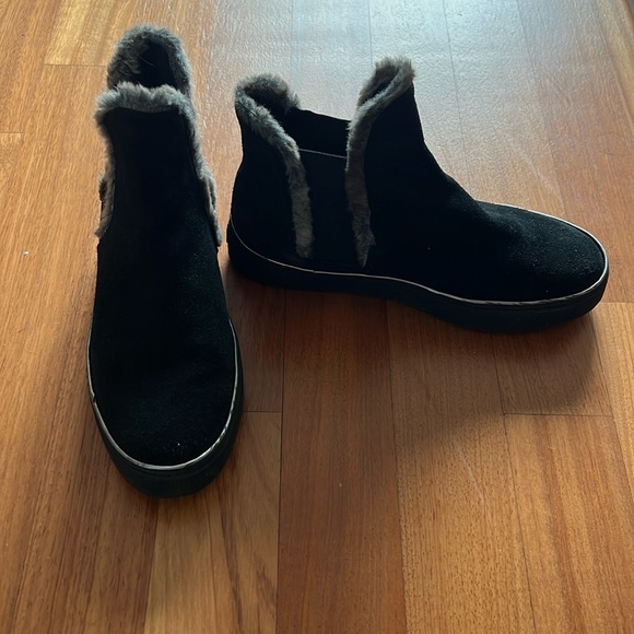 Stuart Weitzman black bootie with fur trim - Picture 1 of 4